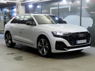 아우디 Q8