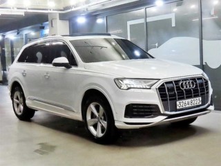 아우디 Q7 (4M)