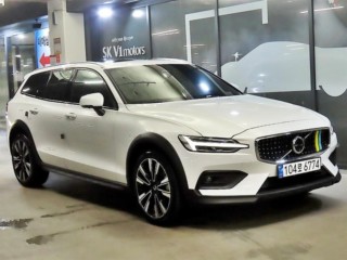 볼보 V60 크로스 컨트리 2세대