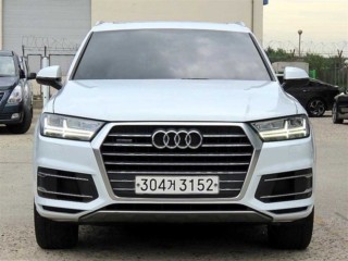 아우디 Q7 (4M)