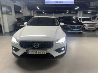 볼보 V60 크로스 컨트리 2세대