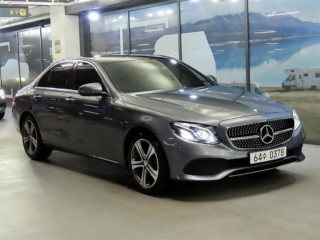 벤츠 E300 4MATIC 아방가르드 대표 사진