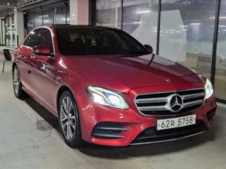 벤츠 E300 4MATIC AMG LINE 대표 사진