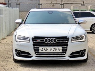 아우디 S8