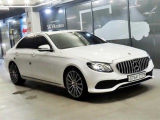 벤츠 E300 아방가르드 대표 사진