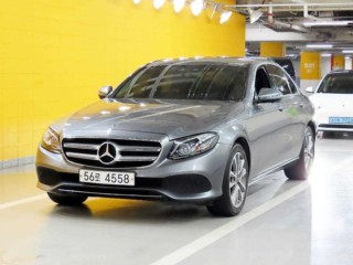 벤츠 E300 4MATIC 아방가르드 대표 사진