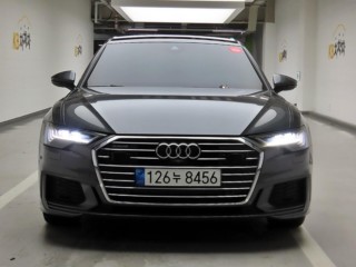 아우디 A6 (C8)