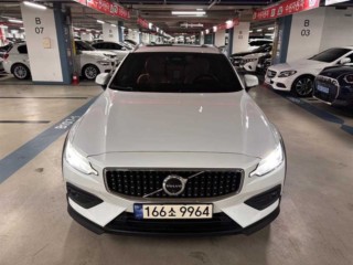 볼보 V60 크로스 컨트리 2세대
