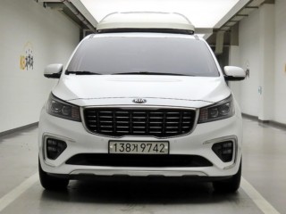 수원 중고차 기아 더 뉴 카니발 디젤 9인승 노블레스 스페셜 2018.10식 122,185km