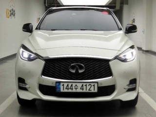 인피니티 Q30 2.0 프리미엄 2017년 08월 중고차 외관