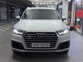 아우디 Q7 (4M)