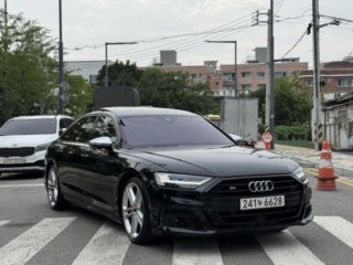 아우디 S8 (D5)
