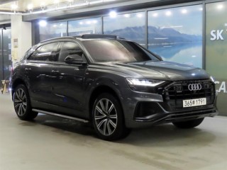 아우디 Q8 55 TFSI 콰트로 프리미엄