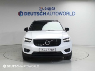볼보 XC40