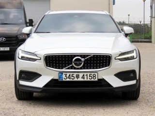 볼보 V60 크로스 컨트리 2세대