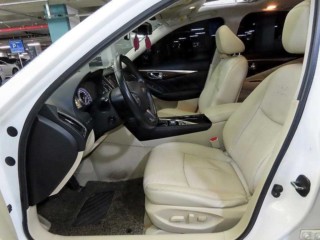 인피니티 Q50