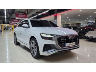 아우디 Q8