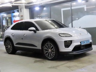 포르쉐 마칸 EV 4