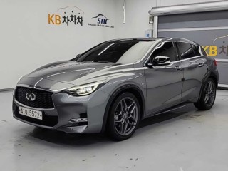 인피니티 Q30