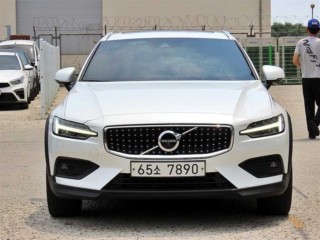 볼보 V60 크로스 컨트리 2세대