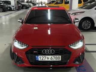 아우디 S4 (B9)