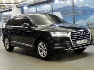 아우디 Q7 (4M)