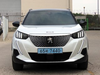 푸조 e-2008