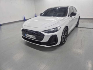 아우디 A5 (B10)