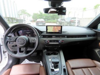 아우디 A4 (B9)