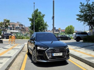 아우디 A8 (D5)