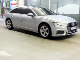 아우디 A6 (C8)