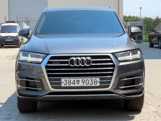 아우디 Q7 (4M)