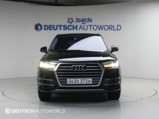 아우디 Q7 (4M)