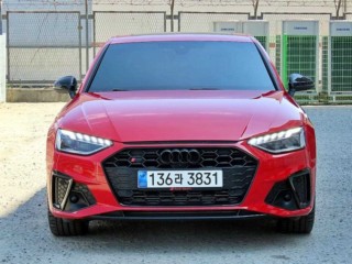 아우디 S4 (B9)