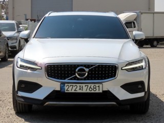 볼보 V60 크로스 컨트리 2세대