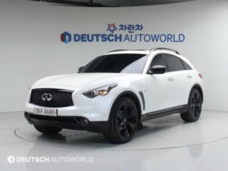 인피니티 QX70