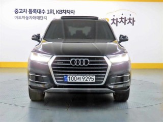 아우디 Q7 (4M)