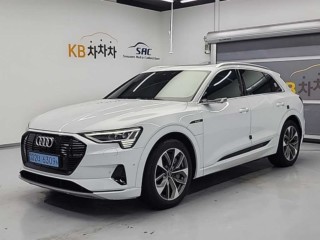 아우디 e-트론