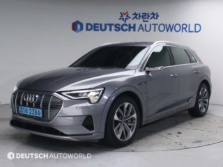아우디 e-트론