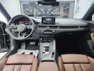 아우디 A4 (B9)