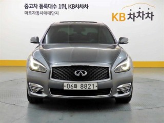 인피니티 Q70