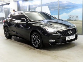 인피니티 Q30