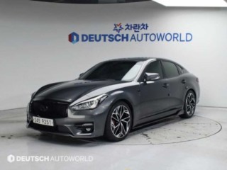 인피니티 Q70