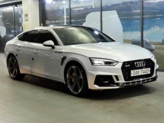 아우디 A5 (F5)