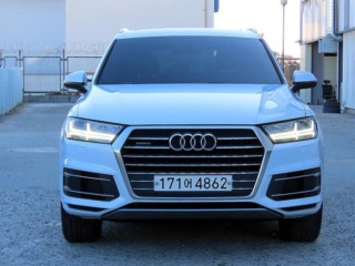아우디 Q7 (4M)