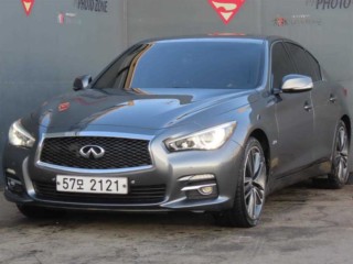 인피니티 Q50