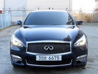 인피니티 Q70