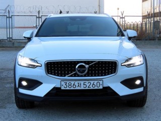 볼보 V60 크로스 컨트리 2세대
