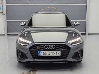 아우디 S4 (B9)