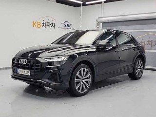 아우디 Q8